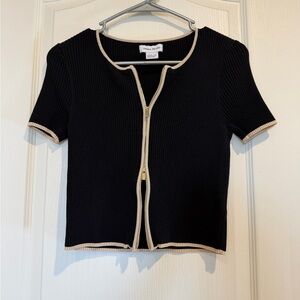 Black Short Sleeve knitted top with Beige Trim and zipper